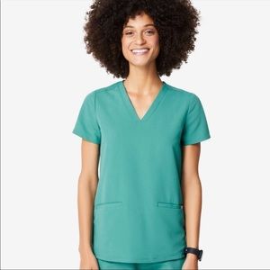 BNWT Figs XS Marine Casma Scrub Top